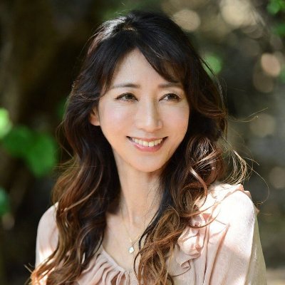 momo_engli's profile picture. 男子中高生の母という設定の架空の美魔女　　主に飯と政治の話　　美味そうな飯をあげている人は国籍/政治信条関係なくフォローします