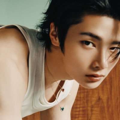 arirangiz's profile picture. rain! • 18 • that one arirang pilled oomf • head of the hyunin committee • saw skz 06/19/25 • lesbian miso lover • blind spot enthusiast • 🌊 dni • eng/esp/한