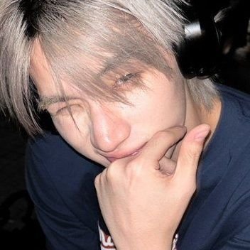 susameerat's profile picture. cuz I’m still waiting for the same star. and no one else can replace you by far ):)