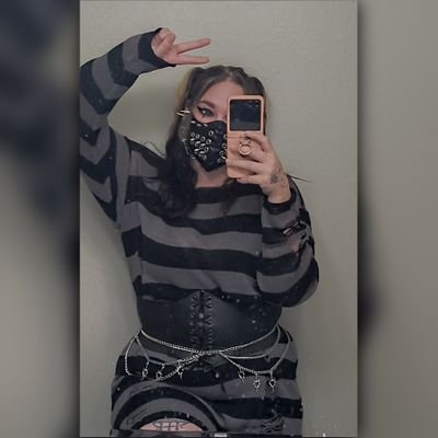 prettyweeper98's profile picture. uwu certified/anime/video games/poetry/feral/unhinged/Pokémon. @overflowyouknow 💚