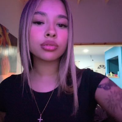 amarillabril's profile picture. 