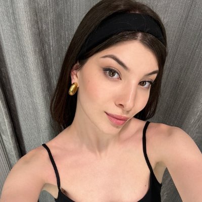 EbonieMendoza08's profile picture. Living between reality and dreams, trying to balance both, chasing goals while keeping my heart grounded in what's real.