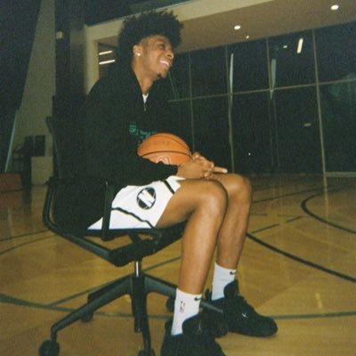 londonejohnson's profile picture. 6’4”PG | IG: LondonnJohnson | FIBA World Record Holder 🌎