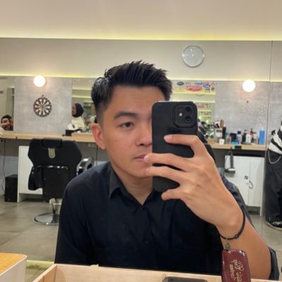 jerritikus's profile picture. cindy…the tv’s leaking