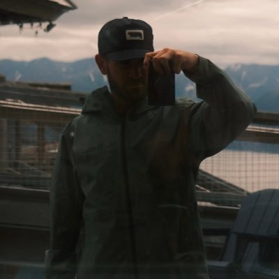 taterchoch's profile picture. 🇨🇦