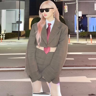 vellichorpena's profile picture. 🐻🦋🐿️🦭🦖🐺🍉