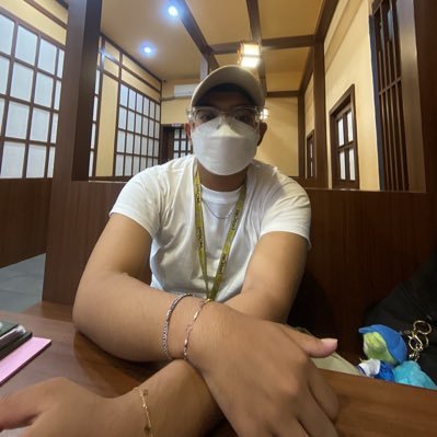 enaknyaramen's profile picture. 