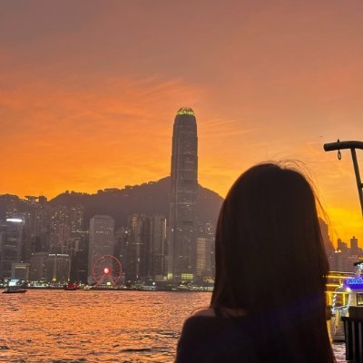 POUW_Y's profile picture. A dreamer chasing challenges and turning them into new adventures.