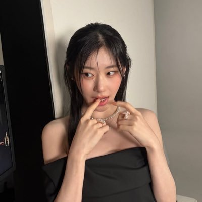 mksnothere's profile picture. Nothing to see here— yet.