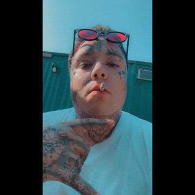 Im2extra's profile picture. 