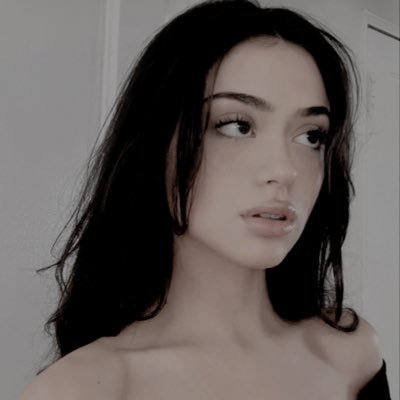 softsheavenly's profile picture. ‍ ‍ ‍ ‍ ‍ ‍‍𝓰𝐨𝐝 𝐢𝐬 𝐚 𝐰𝐨𝐦𝐚𝐧. 🦢 ⠀━━ ⠀𝐭hank you, next, i'm so grateful for my 𝐞𝐱 (the weeknd and selena’s 𝐬𝐮𝐧𝐬𝐡𝐢𝐧𝐞)