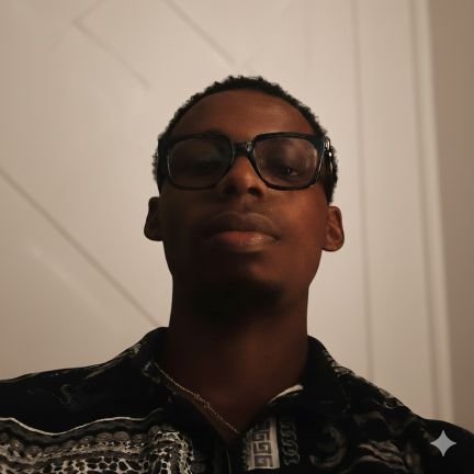 0x_moze's profile picture. 