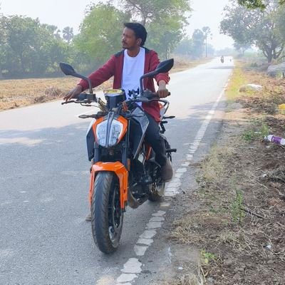 urstruly_srii's profile picture. Telangana 💜 || MBA - Finance || HR || Dist. Vice President - Khammam - Mahesh Fans || 

DHFM 🔥🤙🏻
@urstrulyMahesh 💙