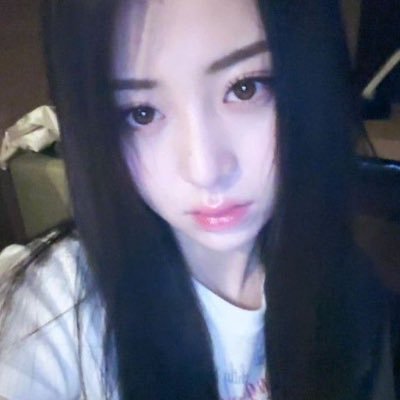 meowjiangs's profile picture. yunjin & yuri enjoyer