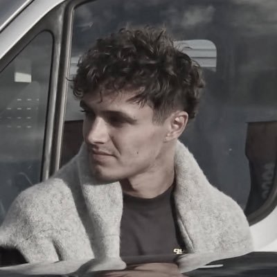 neonstarboy's profile picture. 