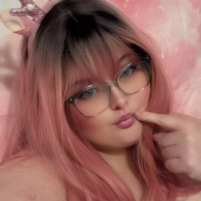 MsCamiRose15's profile picture. Cam Girl l Soft Dom💖 Creating Cozy, Playful Connections While I Game 🎮 Teasing & Tempting , While you Please 💵 Get Hooked on Me 🧶