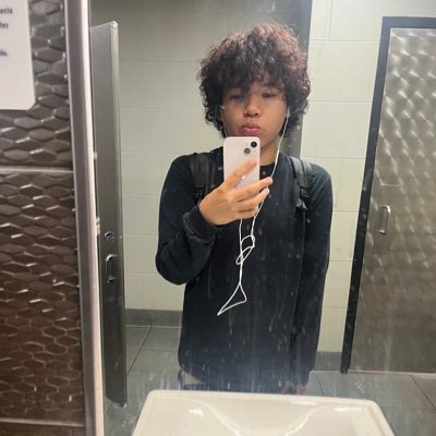 okimgoingdumb's profile picture. 