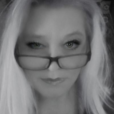 lanechanged's profile picture. ᴘᴇᴀᴄe•ꜱᴀʀᴄᴀꜱᴍ•ᴅɪʀᴛʏᴍᴀʀᴛɪɴɪꜱ           ₘᵢₗdₗy ᵢₘₚᵣₒₚₑᵣ ₛₒₘₑₜᵢₘₑₛ                            eх-pro ғιɢυre ѕkαтer &mom
 #ProChoice #TheGOPsux