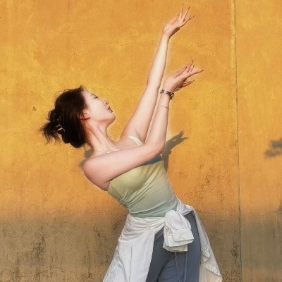 Elmbawdy51's profile picture. 幼兒舞蹈老師 
禮貌  不喜歡傳影片