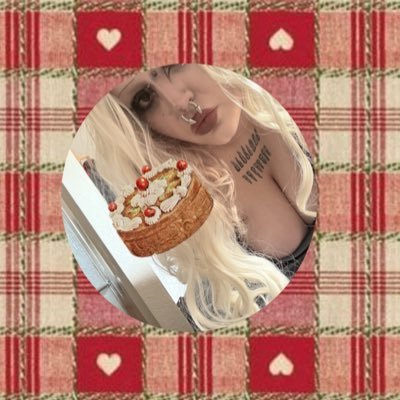 roadk1llangel's profile picture. in your heart shaped locket 𐂂