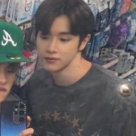 aintbyxsungchan's profile picture. 