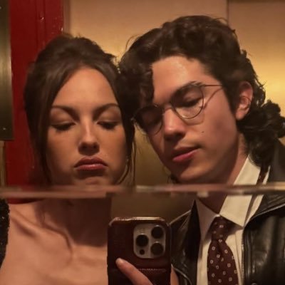 teteluvclub's profile picture. conelivia, bangtwice and Troye stan | I make silly little paintings sometimes