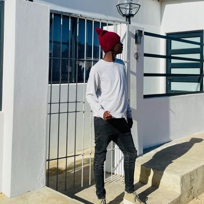 SkhurahS14040's profile picture. 