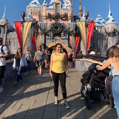 tellezjazmine0's profile picture. 27 RISING TELLEZ-ROJAS 15’ 🗽🗞️💣1998 BORDERLINE I HAVE VACATION DAYS FROM TIME TO TIME⚖️🪽MexicanDEScent satire raisedU.S.|Co_President2025elect ⤵️🦂⛰️🇲🇽⚛️