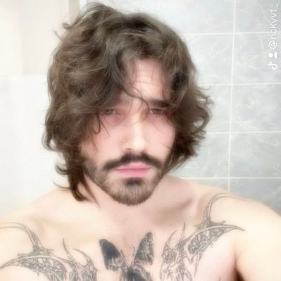 RickyyIRL's profile picture. vent account