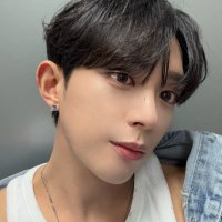 피융 (@pew_love_d1) 's Twitter Profile Photo