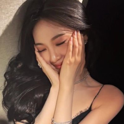 jnkbrattyy's profile picture. ur darling girl 🤍