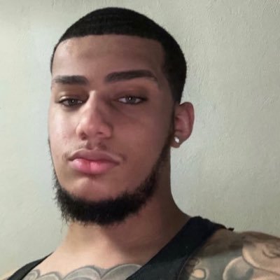 girlthatssean__'s profile picture. don’t care