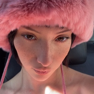 ari__cruell's profile picture. aqui hablando solita