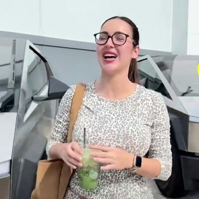 POhenwuga's profile picture. 