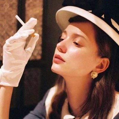 Erika_ratna06's profile picture. 