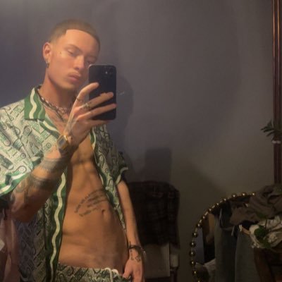 Clarkeyyy14's profile picture. Hot male with something big you want to see🌶️ hit the link and don’t miss out 💦😈 messages are open so get to it😉