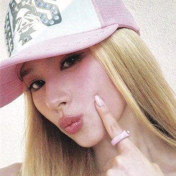 socqte's profile picture. who’s afraid of cqtely?