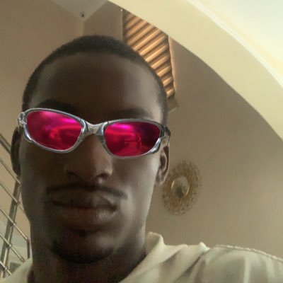 RaymonMind's profile picture. It's all about loving myself, believing in my dreams, and having fun along the way ☹️✊#mancity NSNV 🦀