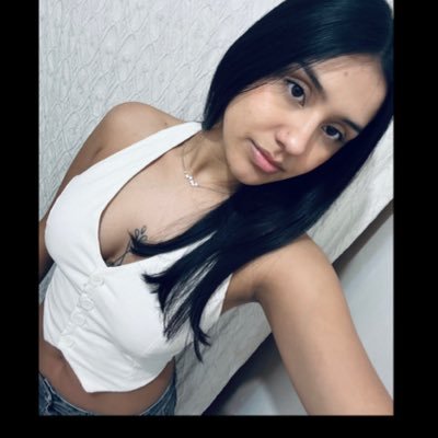 _estefirosalez_'s profile picture. 🕳️