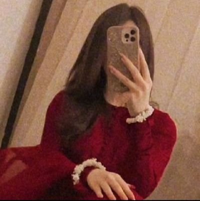 larebmaalik's profile picture. Bee💎||Psychology student 🧠👩‍🎓||Escape from the feeling✨ ||Social activist||Cancerian♋||

She's healing, she out of reach.📌