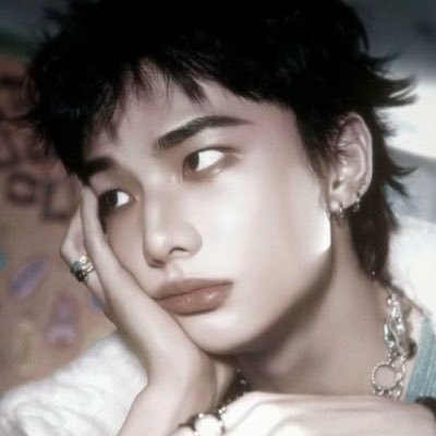 vanillahyune's profile picture. 20 (she/her), skz OT8 🥟☀️🐰 🤍p1h + ampers🤍