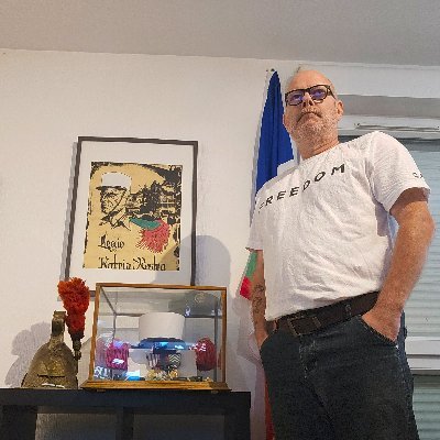 dePoelFJG's profile picture. Mle : 183817. 1993-2008 Légion Étrangère. 

chauffeur d'autocar

🇫🇷. 🇳🇱. 🇺🇲. #UDR435