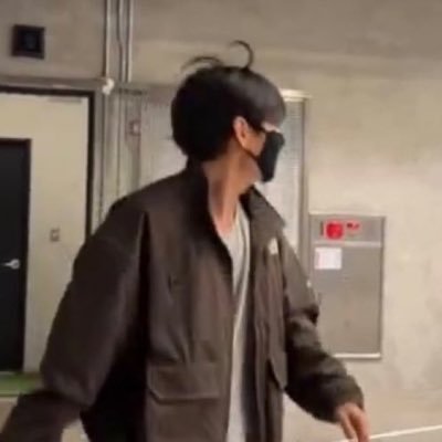 taeyflam's profile picture. for taehyung and few others