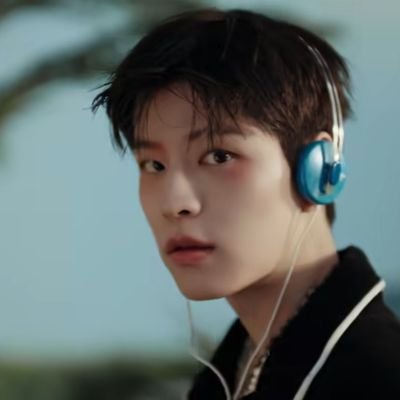 seungverse148's profile picture. pjw 🐺 (trsr) • ksm 🐶 (skz) = STAYTEUME