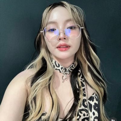 femmepurgatory's profile picture. our future publicists are on stan twitter making au’s dawg