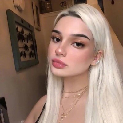 sari_lucas's profile picture. 