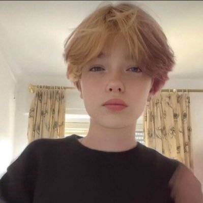 Ga9Gk's profile picture. 🍃 مراهق 💁🏻 مجرد دخولك الحساب يعني خضوعك تحتي🐽✨