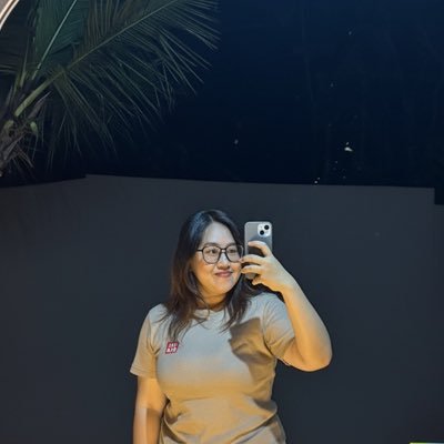 fourthofjulies's profile picture. an esfp / testi cek pinned