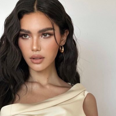 reneeveronicaa's profile picture. 