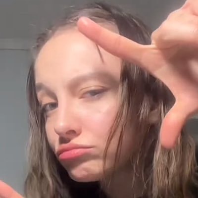 birikiyokumbara's profile picture. “İstikbal göklerdedir. Göklerini koruyamayan uluslar, yarınlarından asla emin olamazlar.”